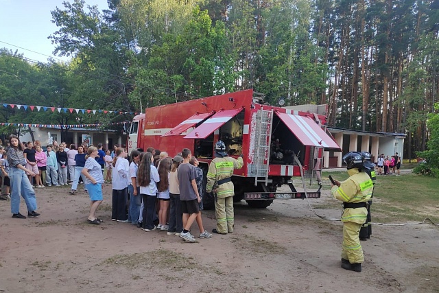 В детском лагере «Луч» прошло занятие по пожарной безопасности В детском лагере «Луч» прошло занятие по пожарной безопасности
